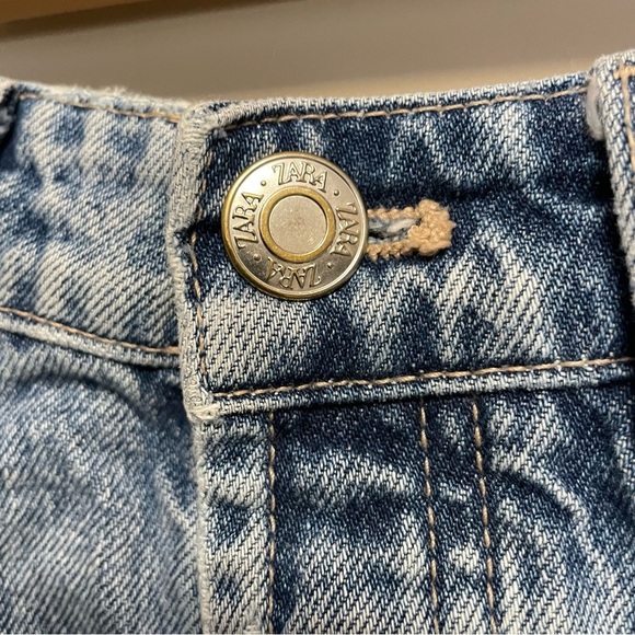 Zara Denim Blue Jean Shorts Distressed High-Waisted Women’s Size 2 - Picture 3 of 7